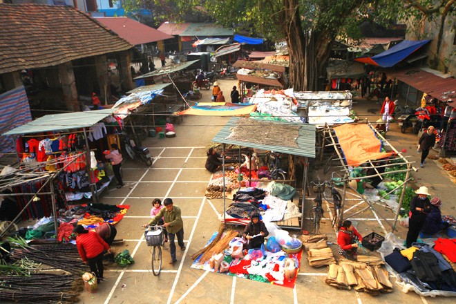 Chợ quê xã Phương Trung, huyện Thanh Oai, TP Hà Nội