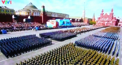 Kỷ niệm 70 năm chiến thắng phát xít tại Liên bang Nga - ảnh Phan Lạc Sắc chụp qua Tivi