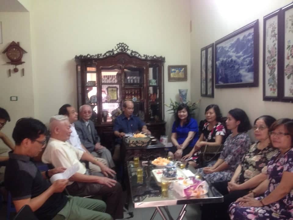 Hội khuyến học Hà Nội tới dự Ngày khuyến học của gia đình ông Nguyễn Văn Bản