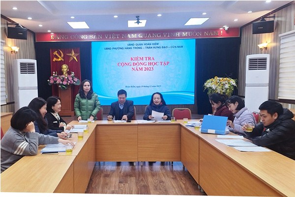 Đoàn kiểm tra quận Hoàn Kiếm về kiểm tra, đánh giá, xếp loại "Cộng đồng học tập"
